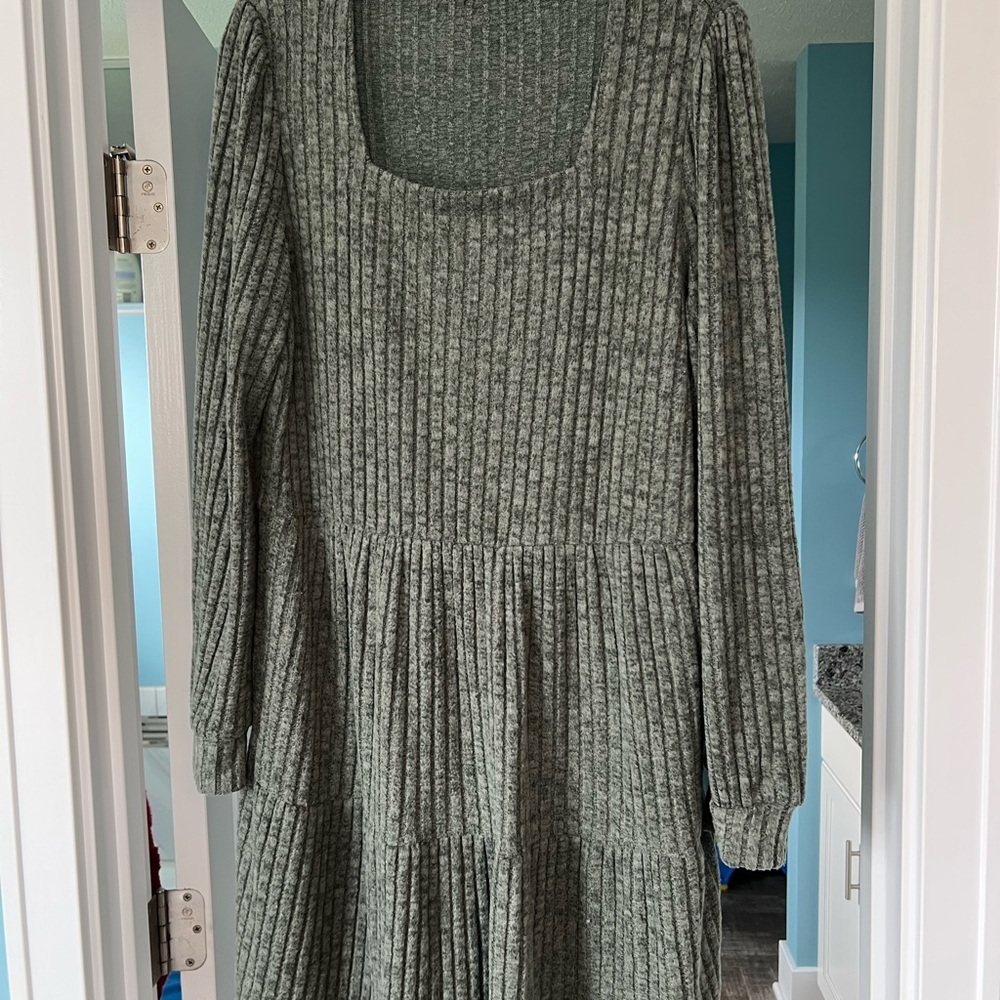 Elegant Green Ribbed Knit Dress